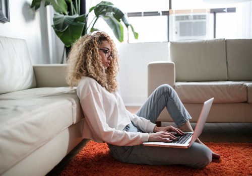 On-campus vs. off-campus housing: A Comparison for UK University Admissions